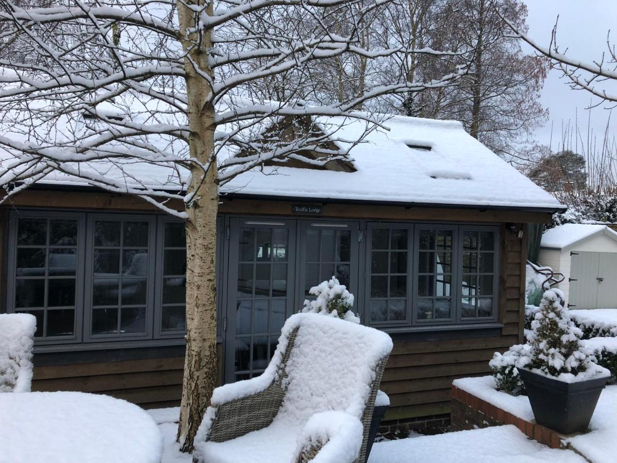 Truffle Lodge - Housity