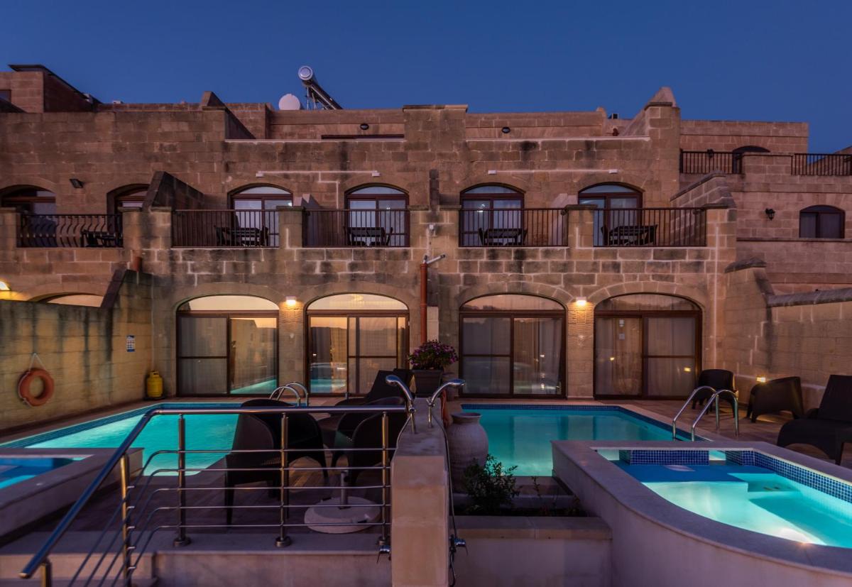 DGolden Valley Boutique - Housity