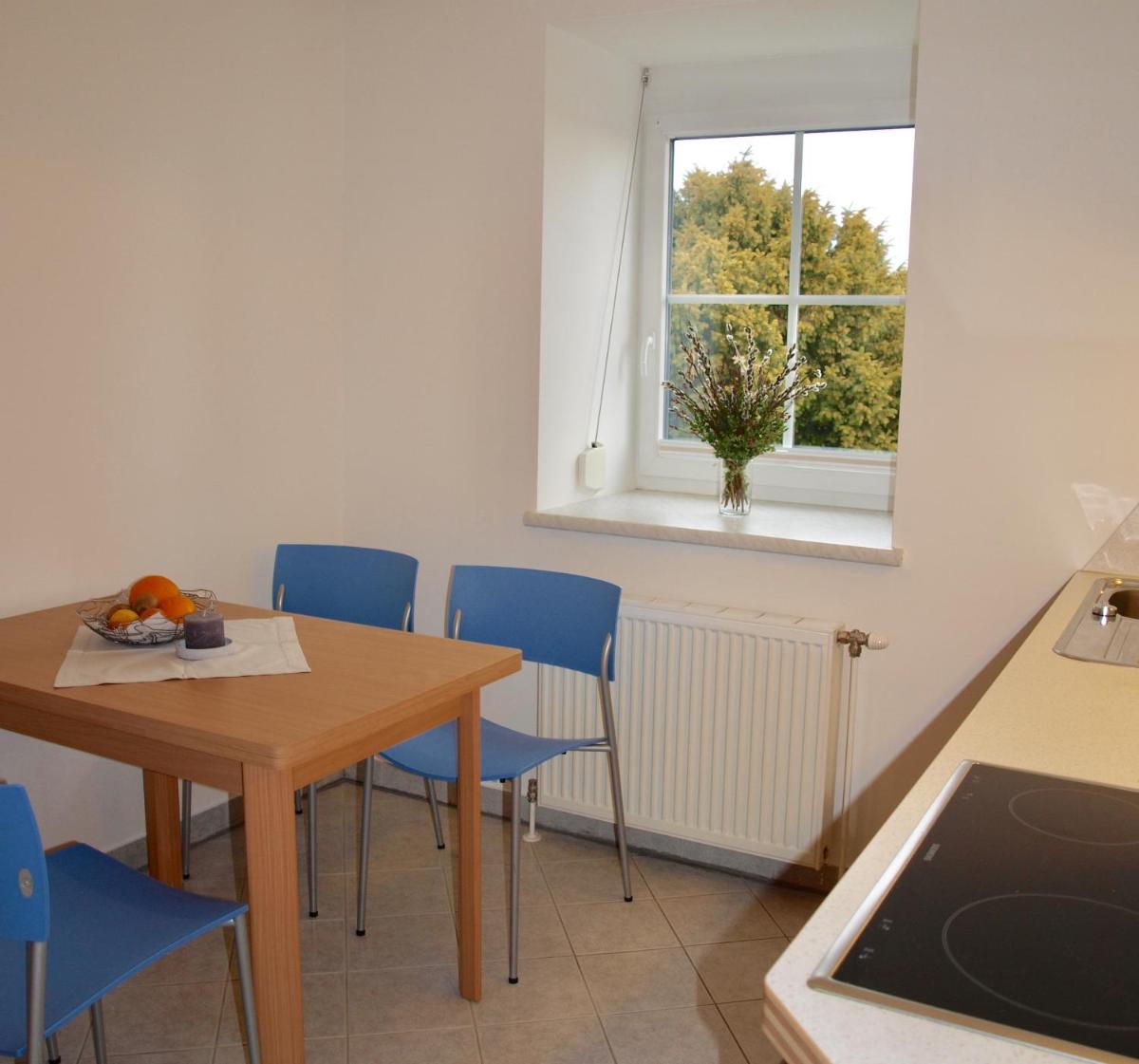 Charmantes Apartment mit Balkon zum Garten nahe Wien - Housity