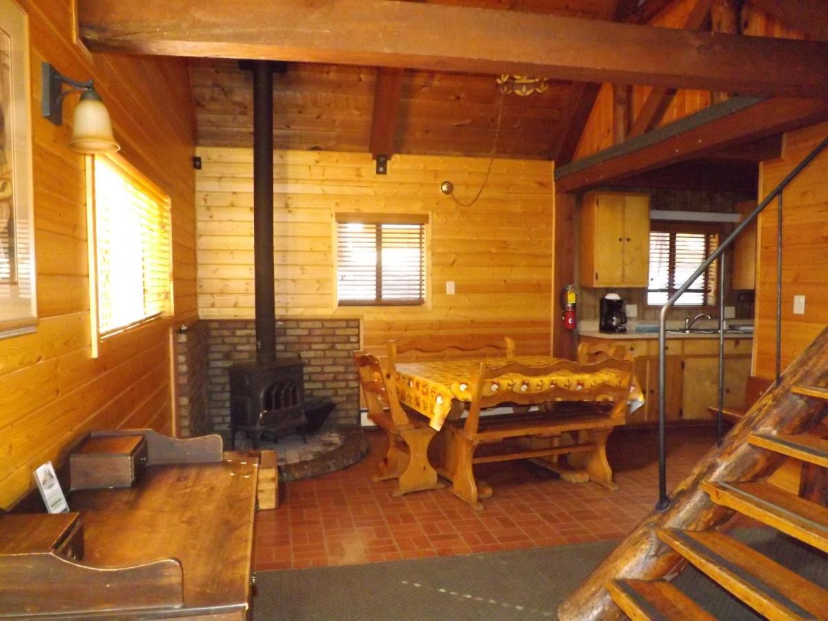 Arizona Mountain Inn & Cabins - Housity