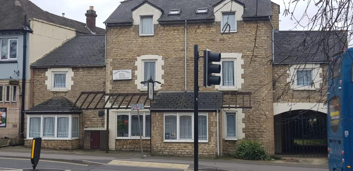 Mount Pleasant Hotel - Housity