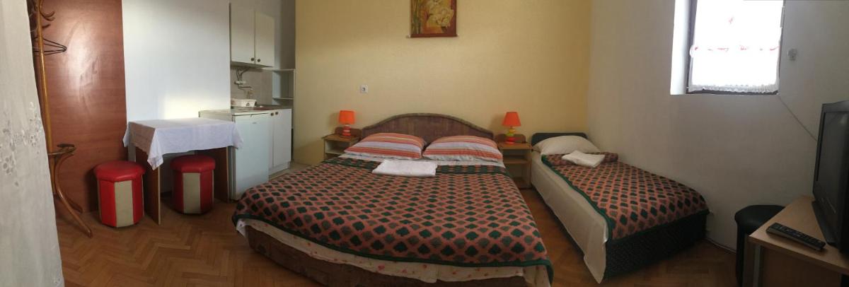 Apartments & Hostel Zdrava Hrana - Housity