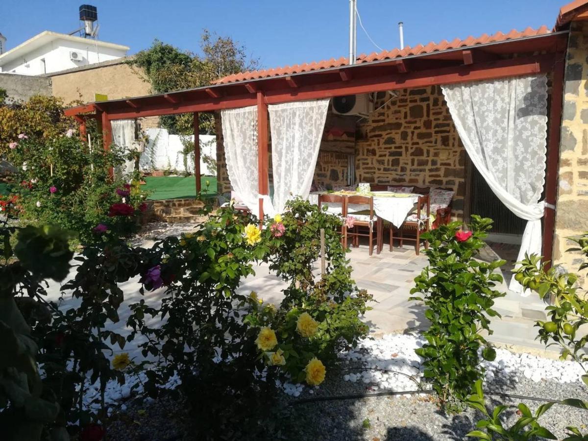 Stavies Traditional Stone House - Housity