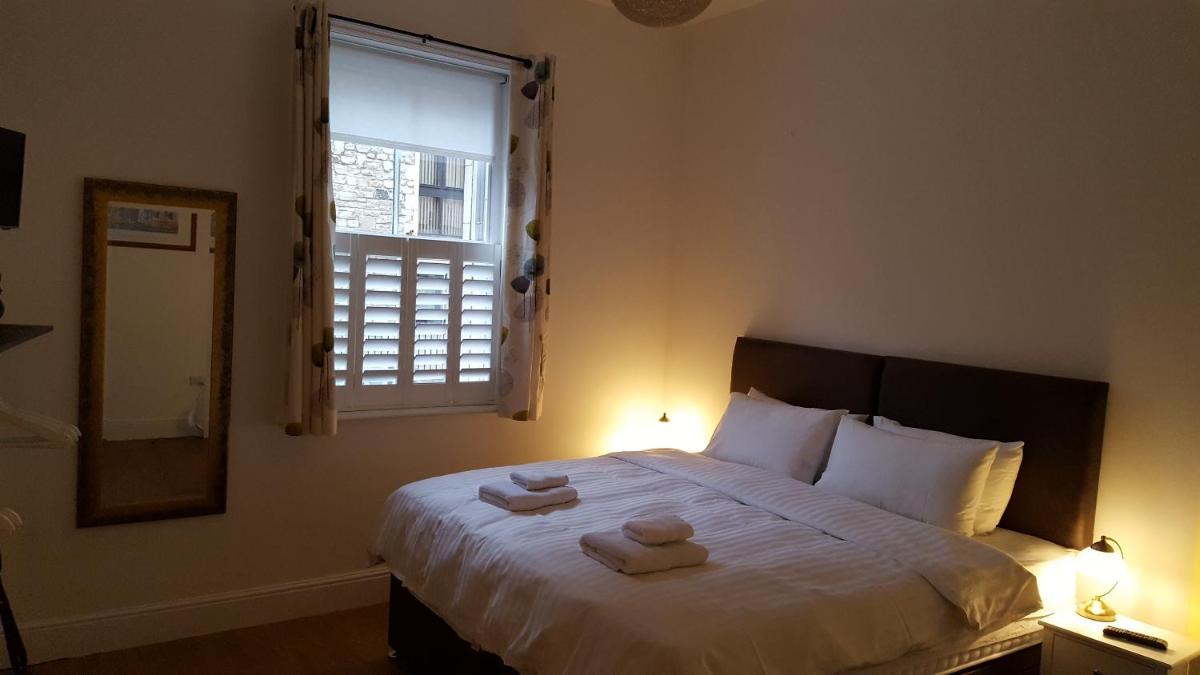 10 Grove St - Bath Holiday Suites - Housity
