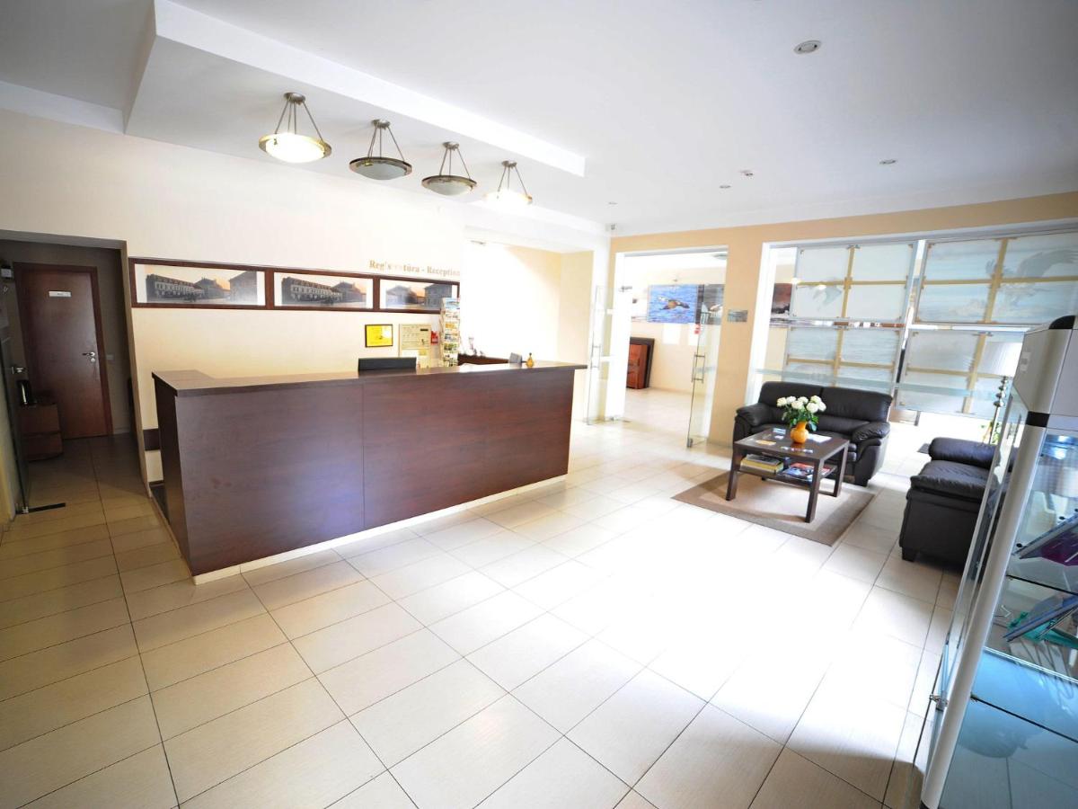 Deims Hotel - Housity