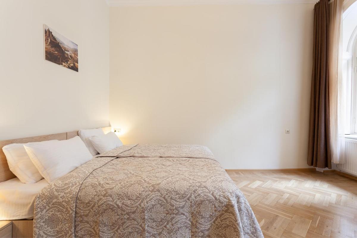 Galaktionis Apartment.3 min to Liberty Square - Housity