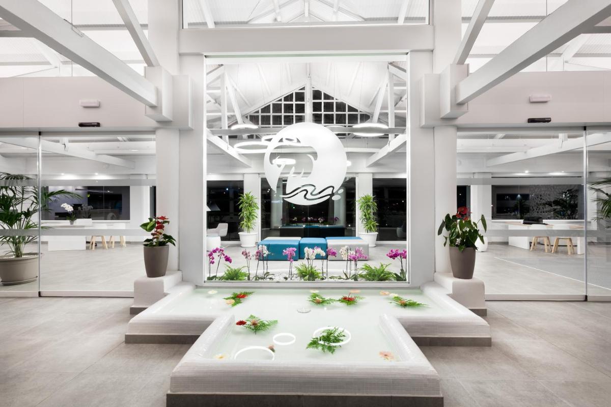 Imagen de la galería de Hotel Tropical Park, en Callao Salvaje