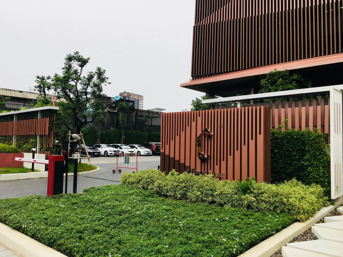 C Ekkamai Condo - Housity
