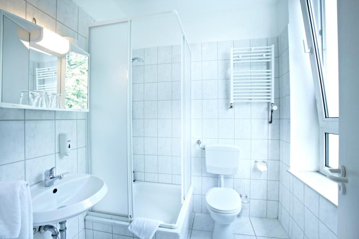 Hotel Liegeplatz 13 Kiel by Premiere Classe - Housity