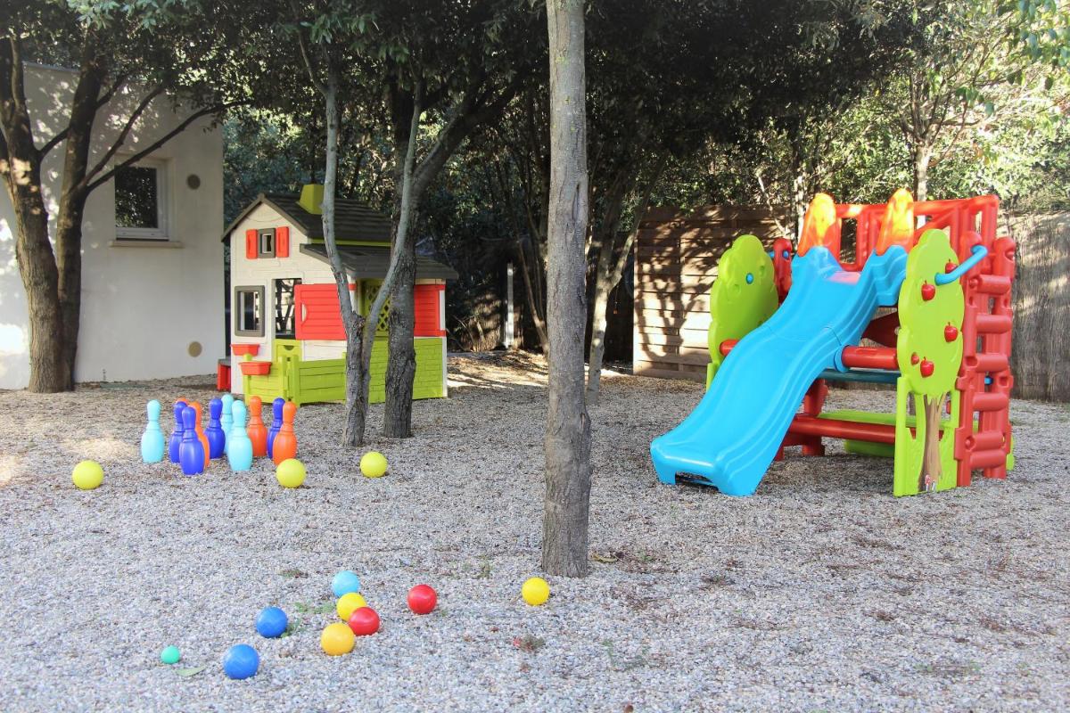 Aire de jeux pour enfants de l'établissement Forme-hotel & Spa Montpellier Sud-Est - Parc Expositions - Arena
