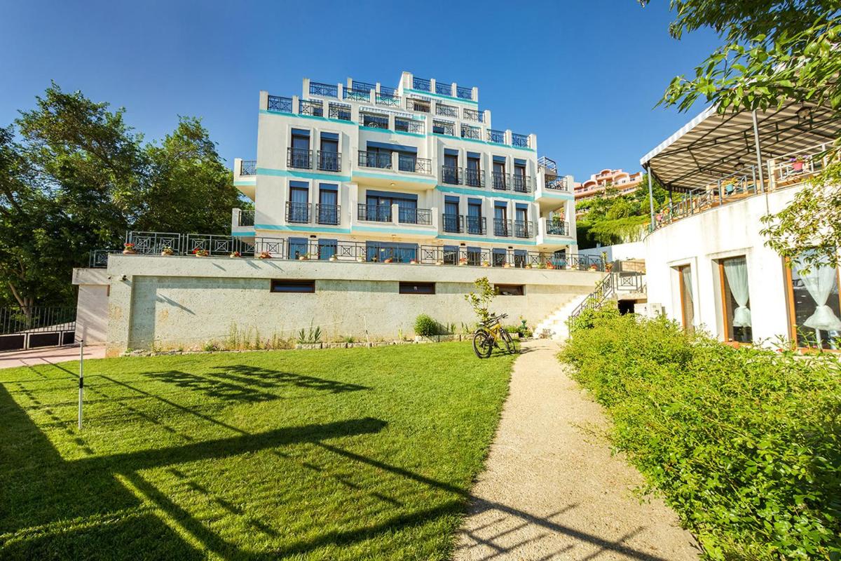 ApartHotel Prostor - Housity