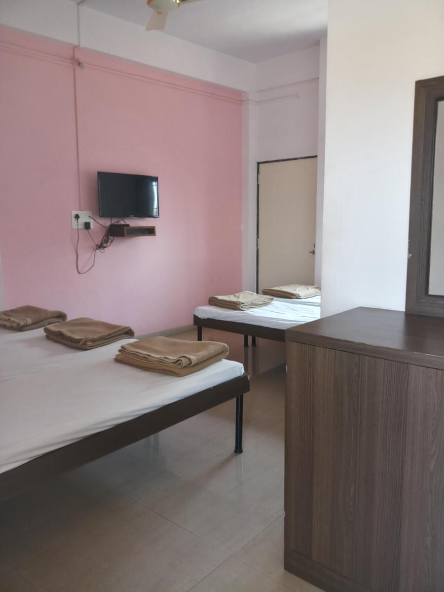 Shrinivasini Yatrinivas - Housity