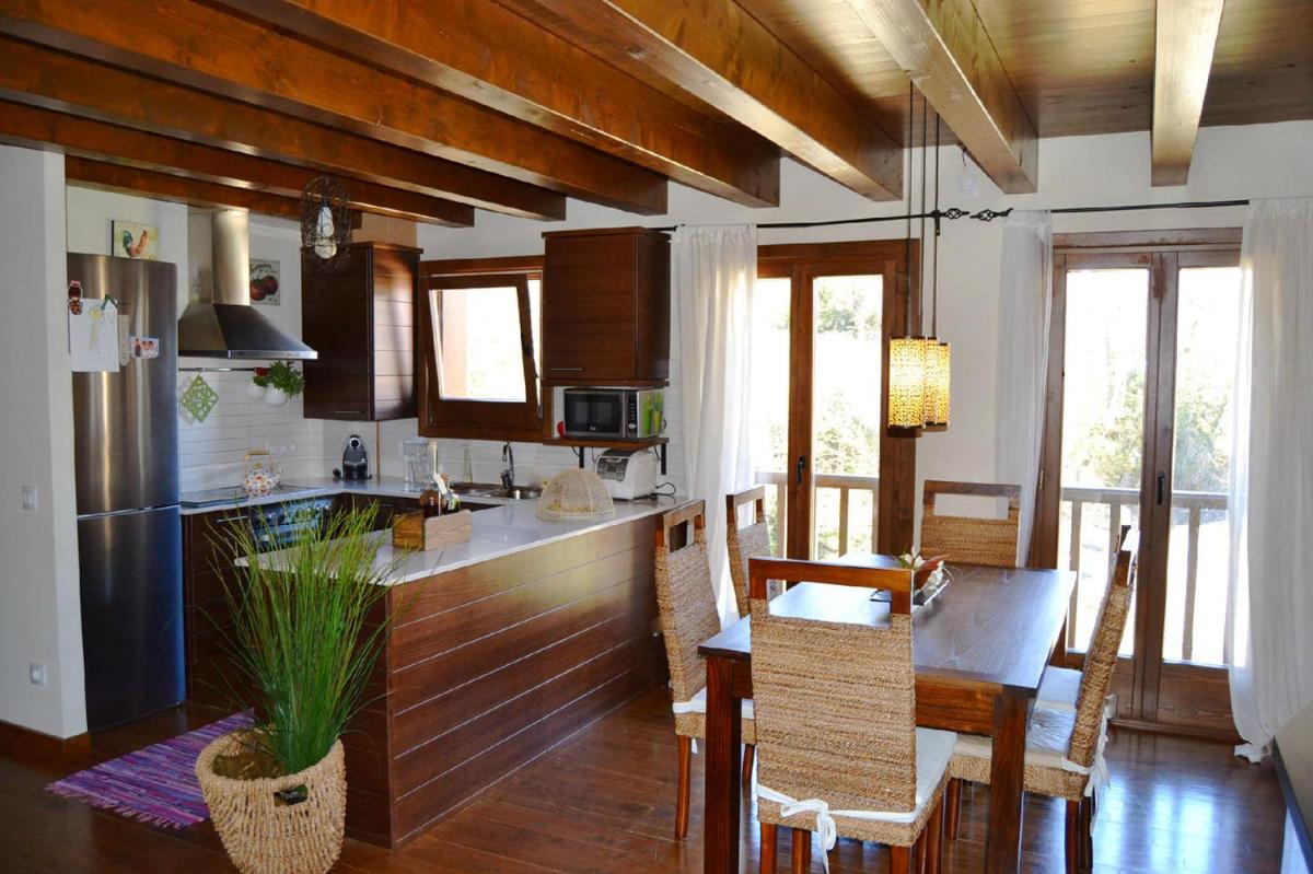Preciosa planta baja con piscina - Housity