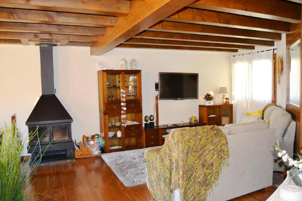 Preciosa planta baja con piscina - Housity