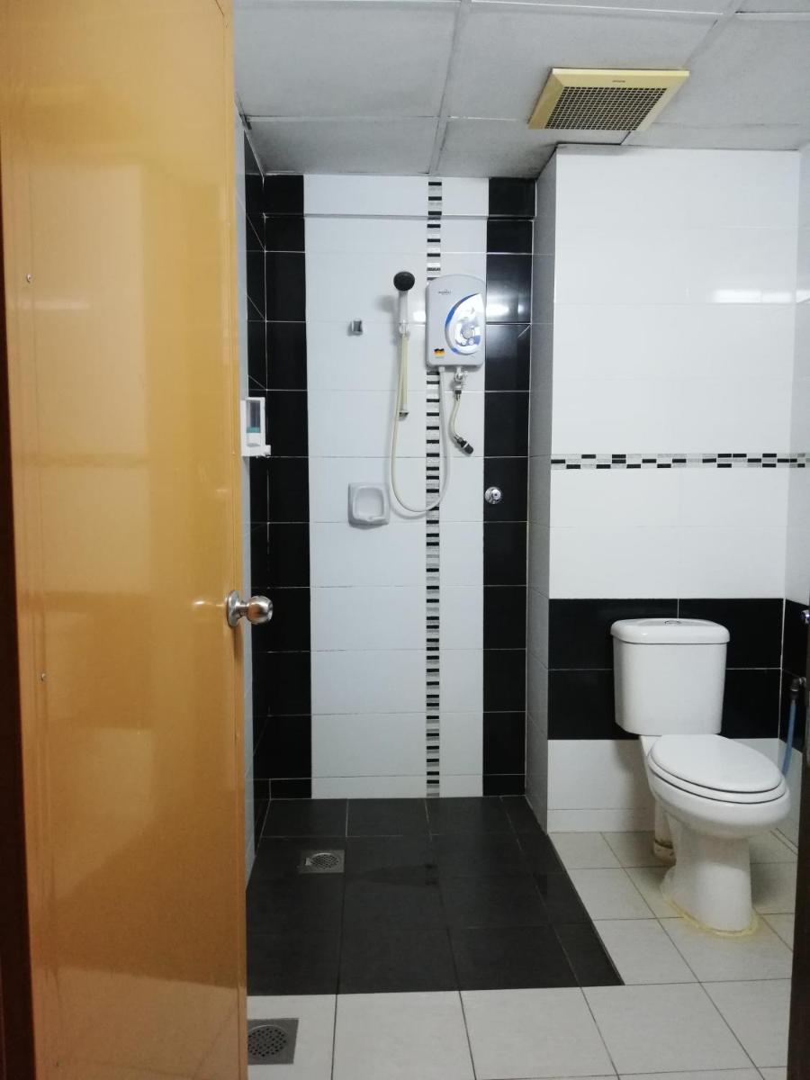 Hotel Damai - Housity