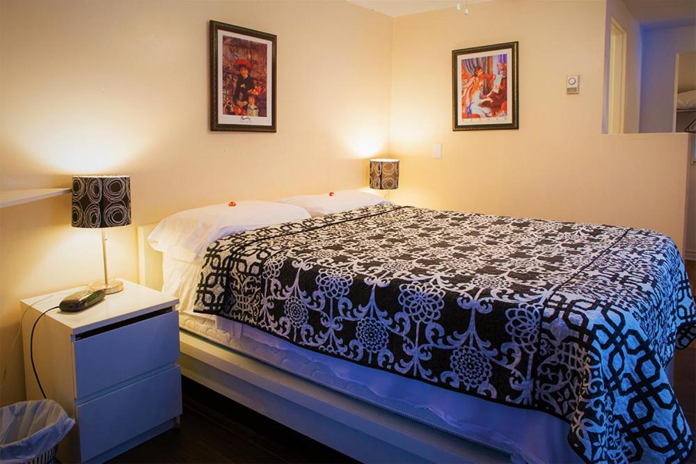 Chalet Beaconsfield Motel - Housity