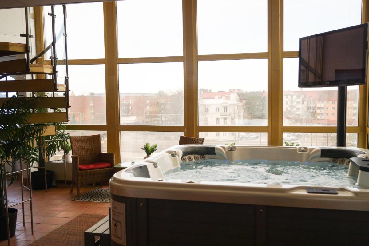 Kumla Hotel - Housity