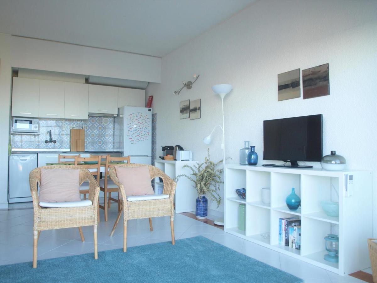 Superb view over Cascais and the Ocean, with wonderful balcony - Housity