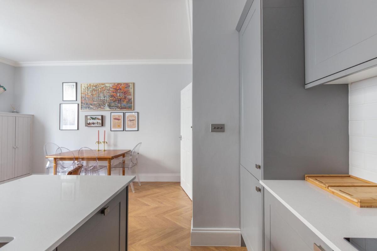 The Lempicka 2 Bedroom Flat and Garden in Notting Hill - Housity
