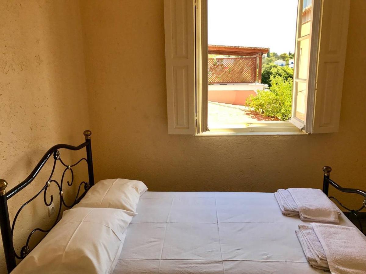 PALIO LIMANI APARTMENTS - Housity