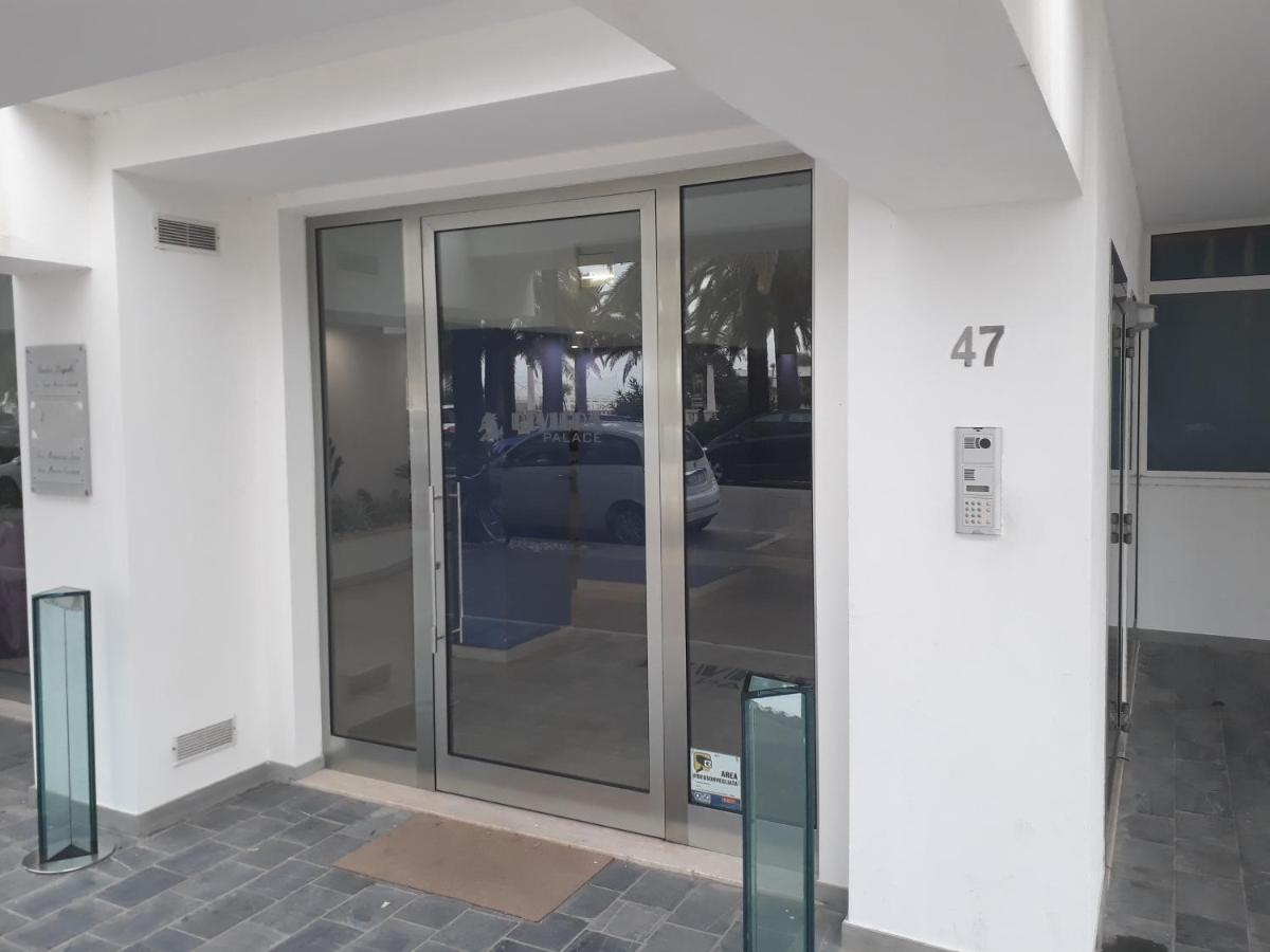 FRONTE MARE-CENTRALE-Riviera Palace-Giulianova-Apartment- - Housity