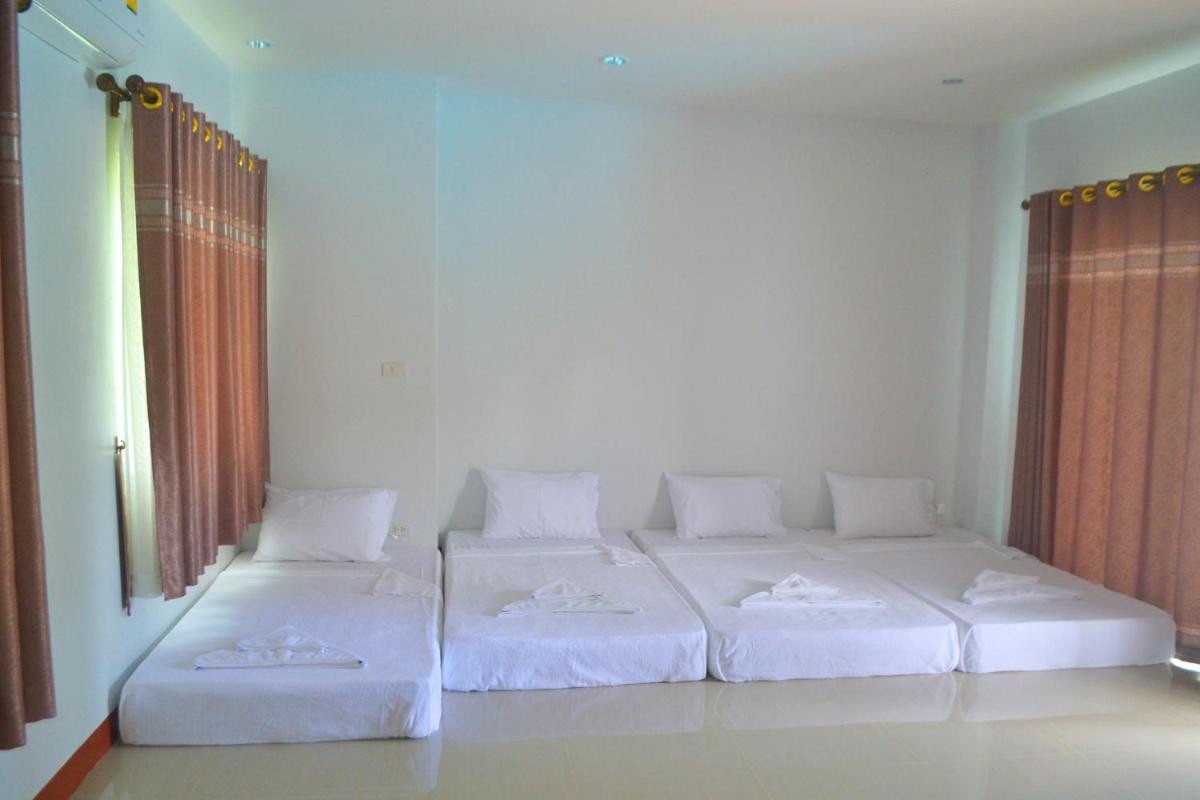 Pool House Lansaka - Housity