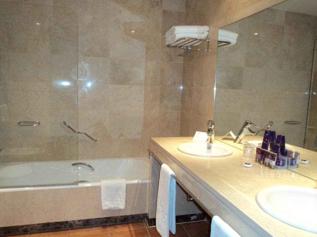 Un baño de Parador de Lorca