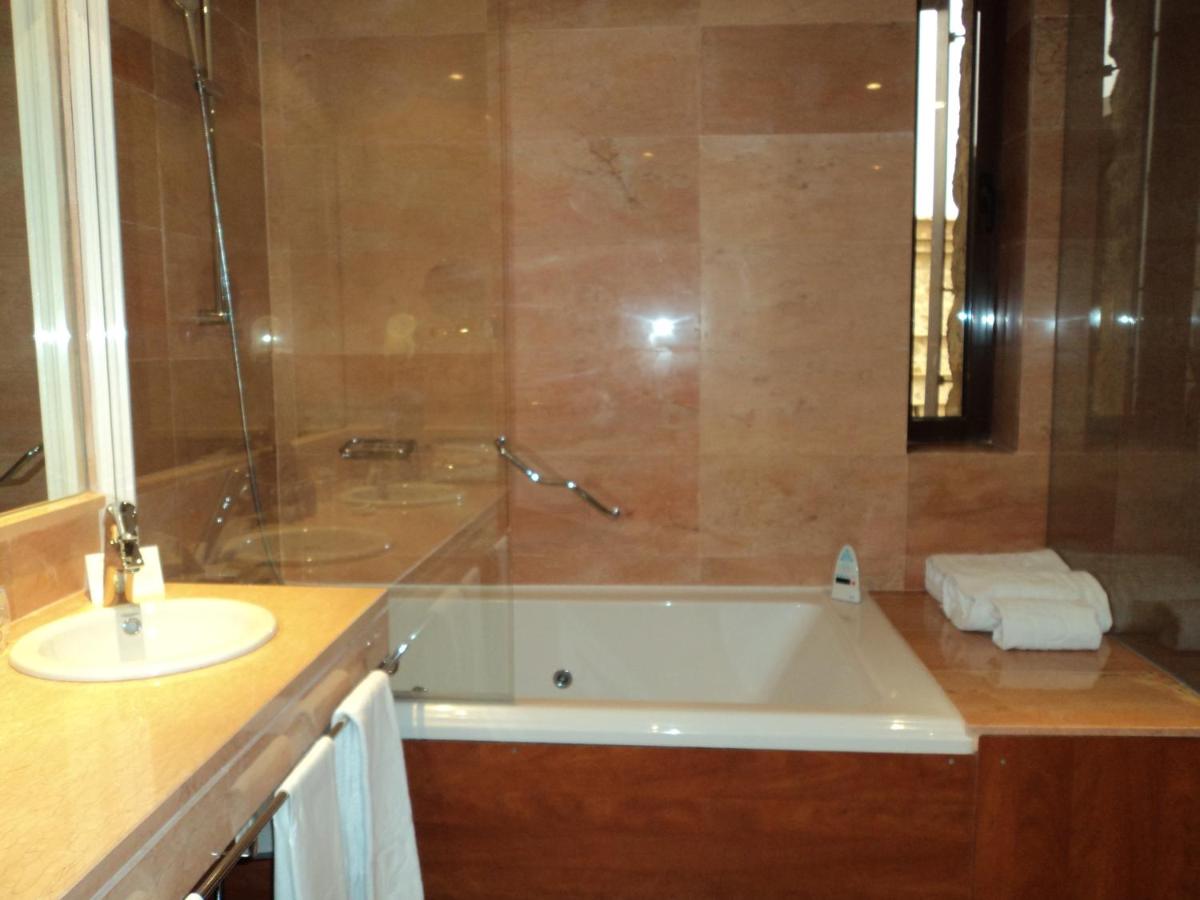 Un baño de Parador de Lorca
