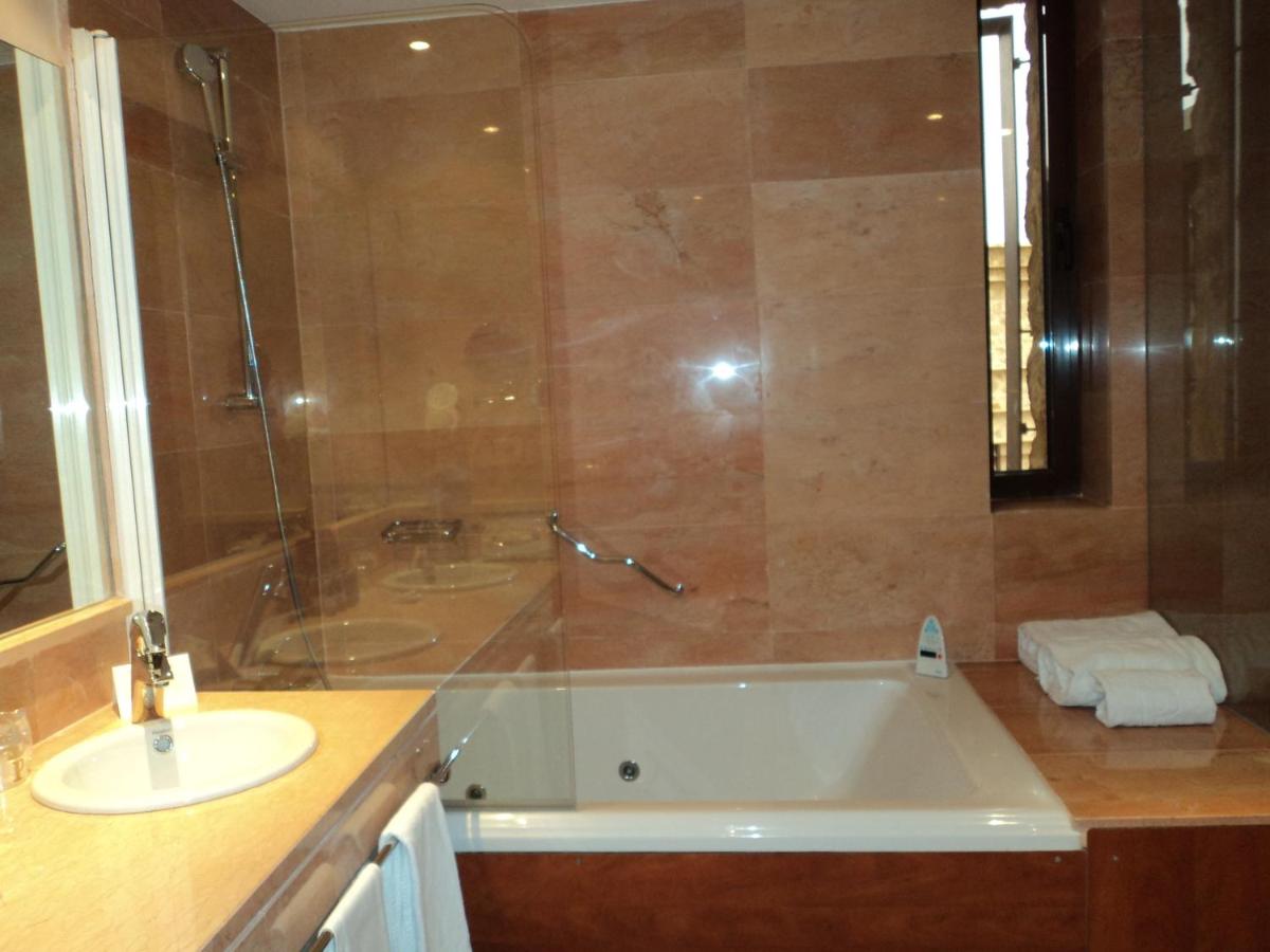 Un baño de Parador de Lorca