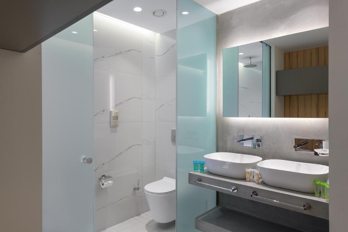 Avra Beach Resort - Housity