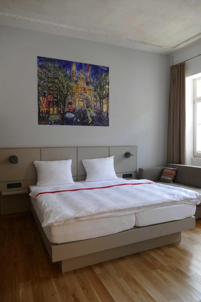 Maximilian - Housity