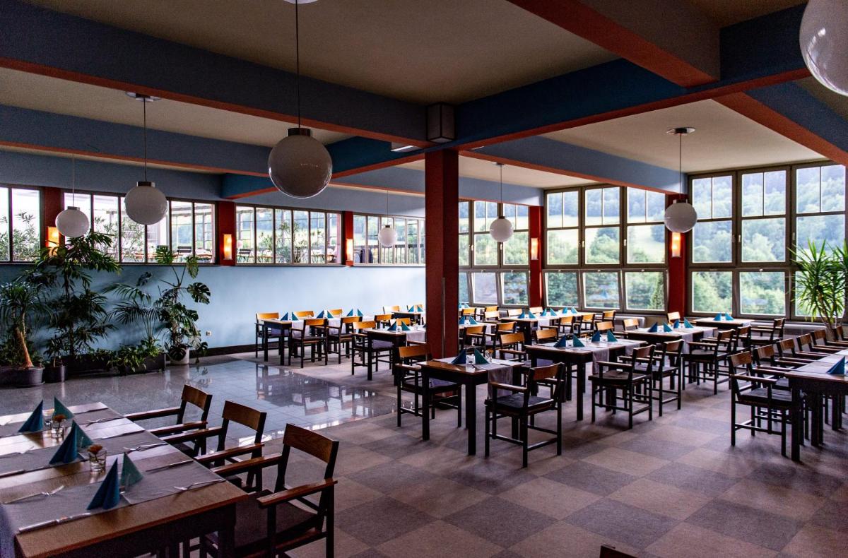 Haus des Volkes - Das Bauhaushotel - Housity