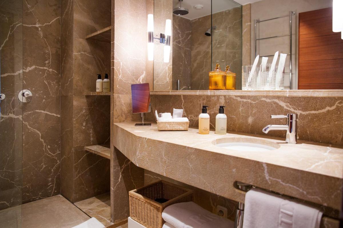Un baño de Portixol Hotel & Restaurant