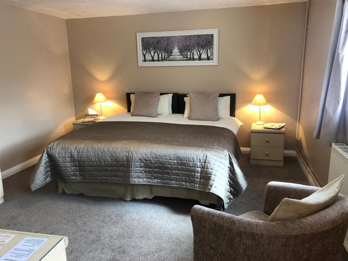 Newent Golf Club and Lodges - Housity