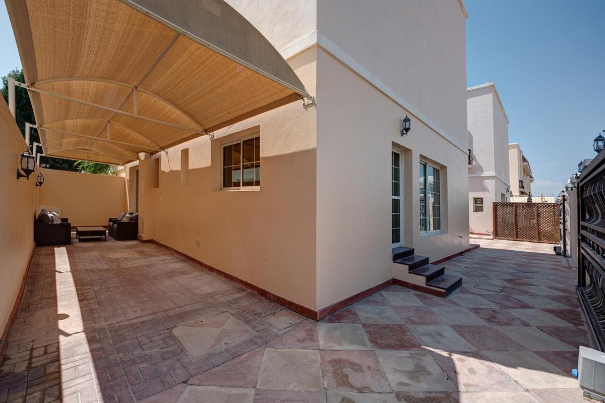 J5 Four Bedroom Villa Holiday home in Mirdif - Housity