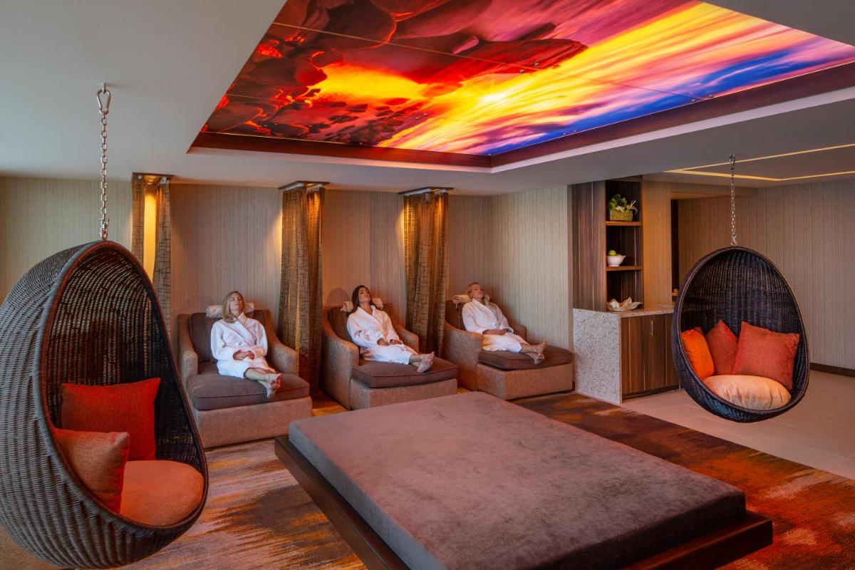Silver Legacy Reno Resort Casino at THE ROW - Housity