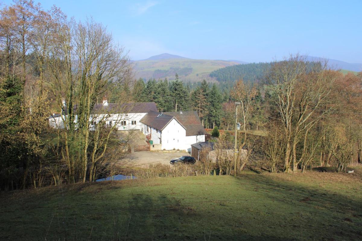 Dee Valley Cottages - Housity