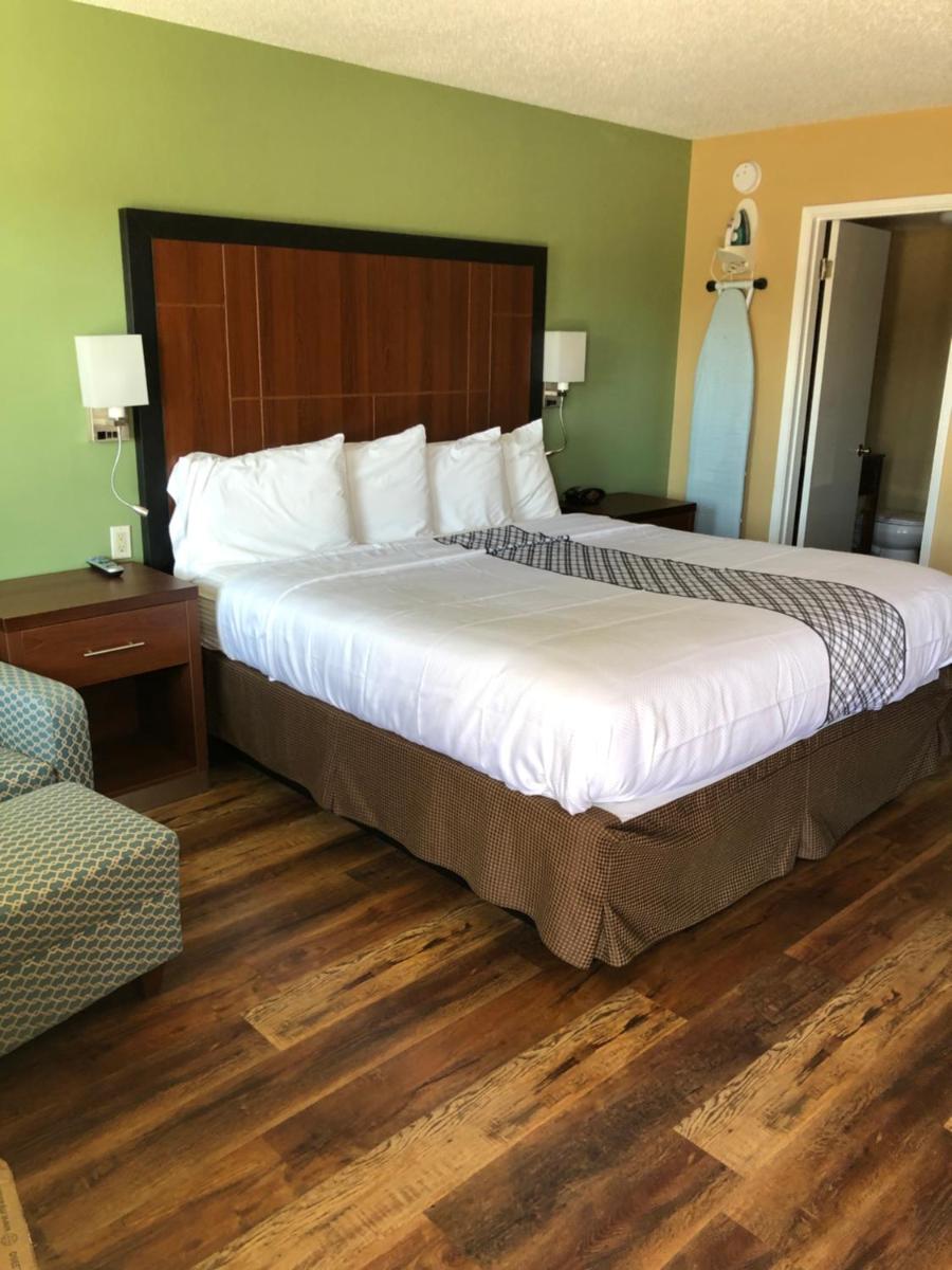 Knights Inn Motel - Housity