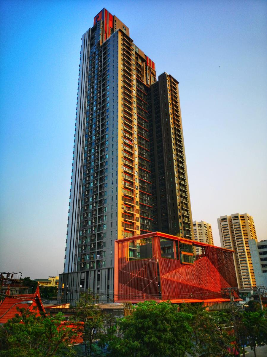 C Ekkamai Condo - Housity