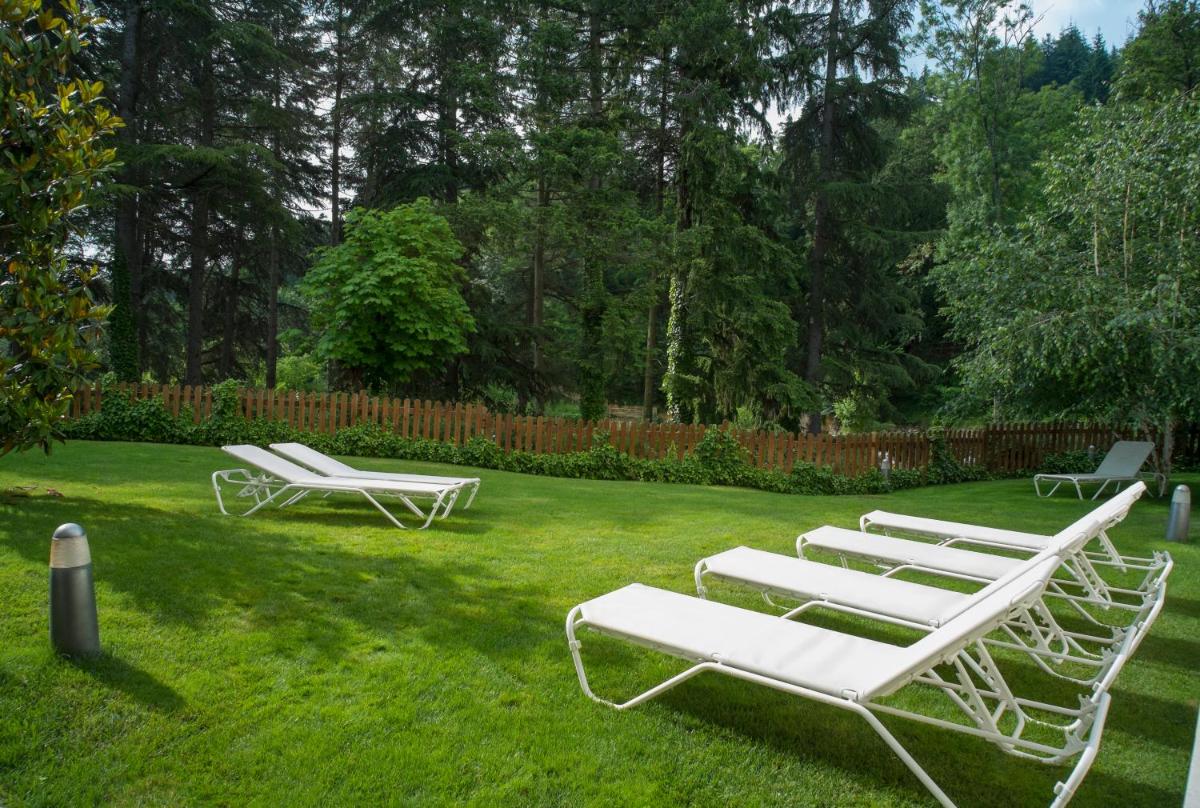 Jardín al aire libre en Balneario Font Vella- Adults Only