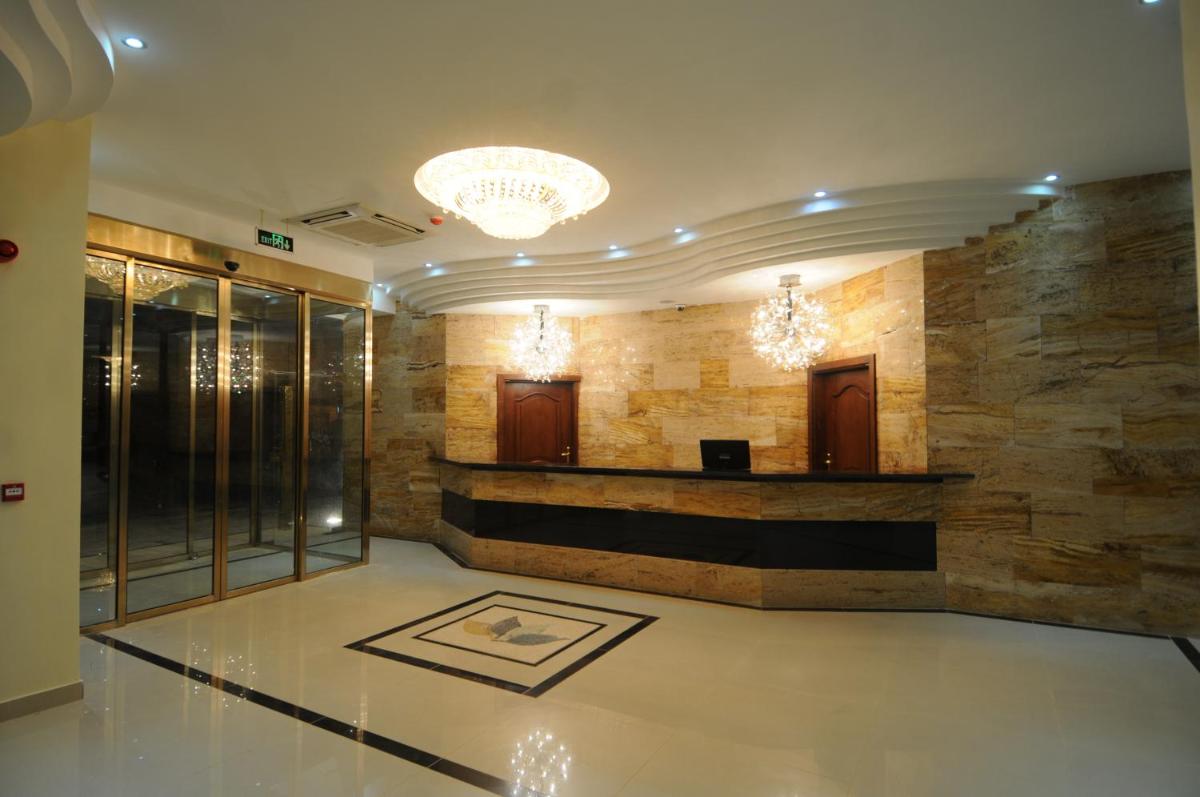 Tetra Tree Hotel - Housity