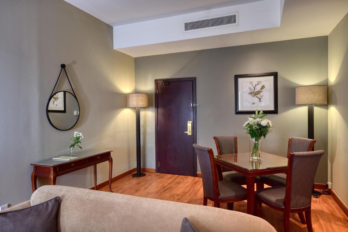 Suitetrails - Majestic City Retreat Hotel
