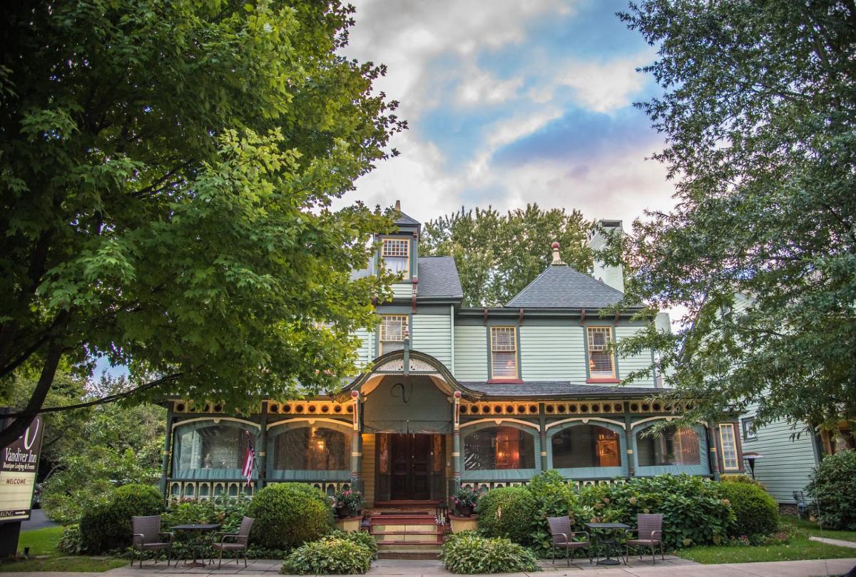 Vandiver Inn - Housity