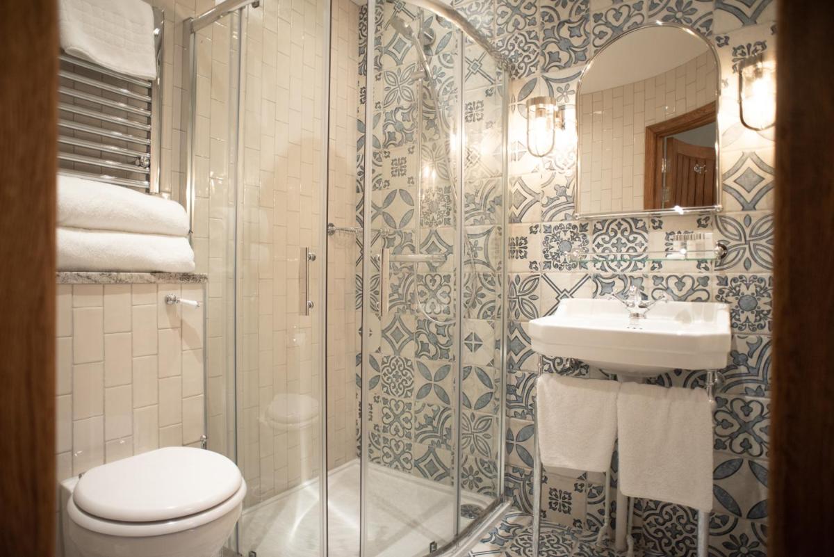 Cromwell Arms Country Pub with Rooms - Housity