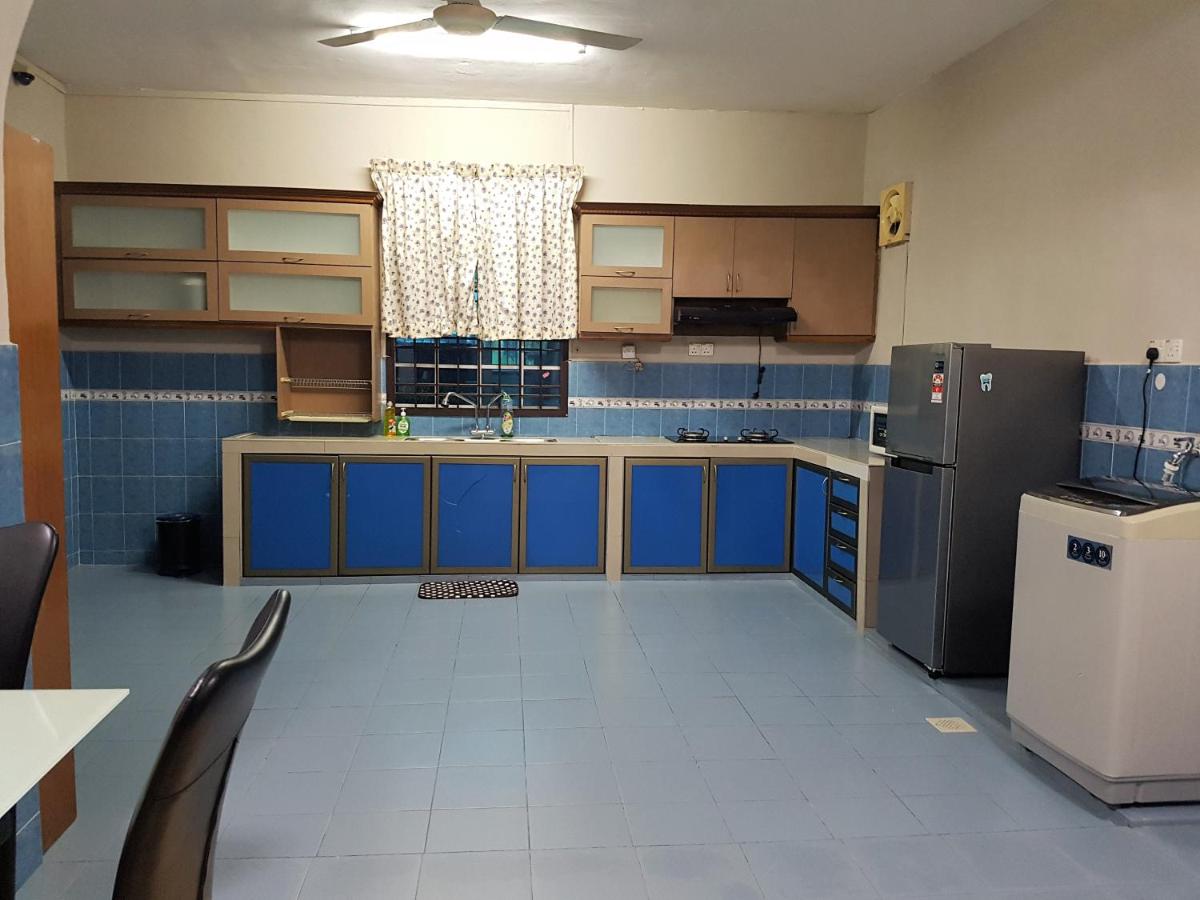 Jeish's Cottage, Pasir Gudang - Housity