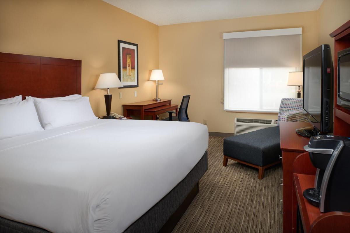 Holiday Inn Express Hotel & Suites Anniston/Oxford, an IHG Hotel - Housity