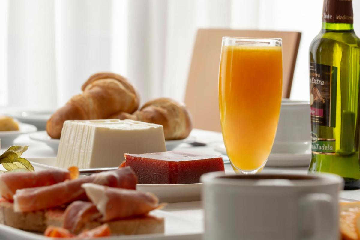 Comida en o cerca de este hotel