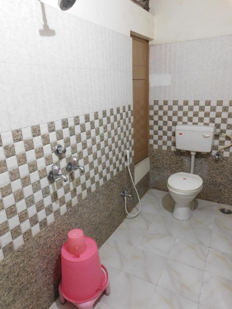 Shri Gita Hotel - Housity