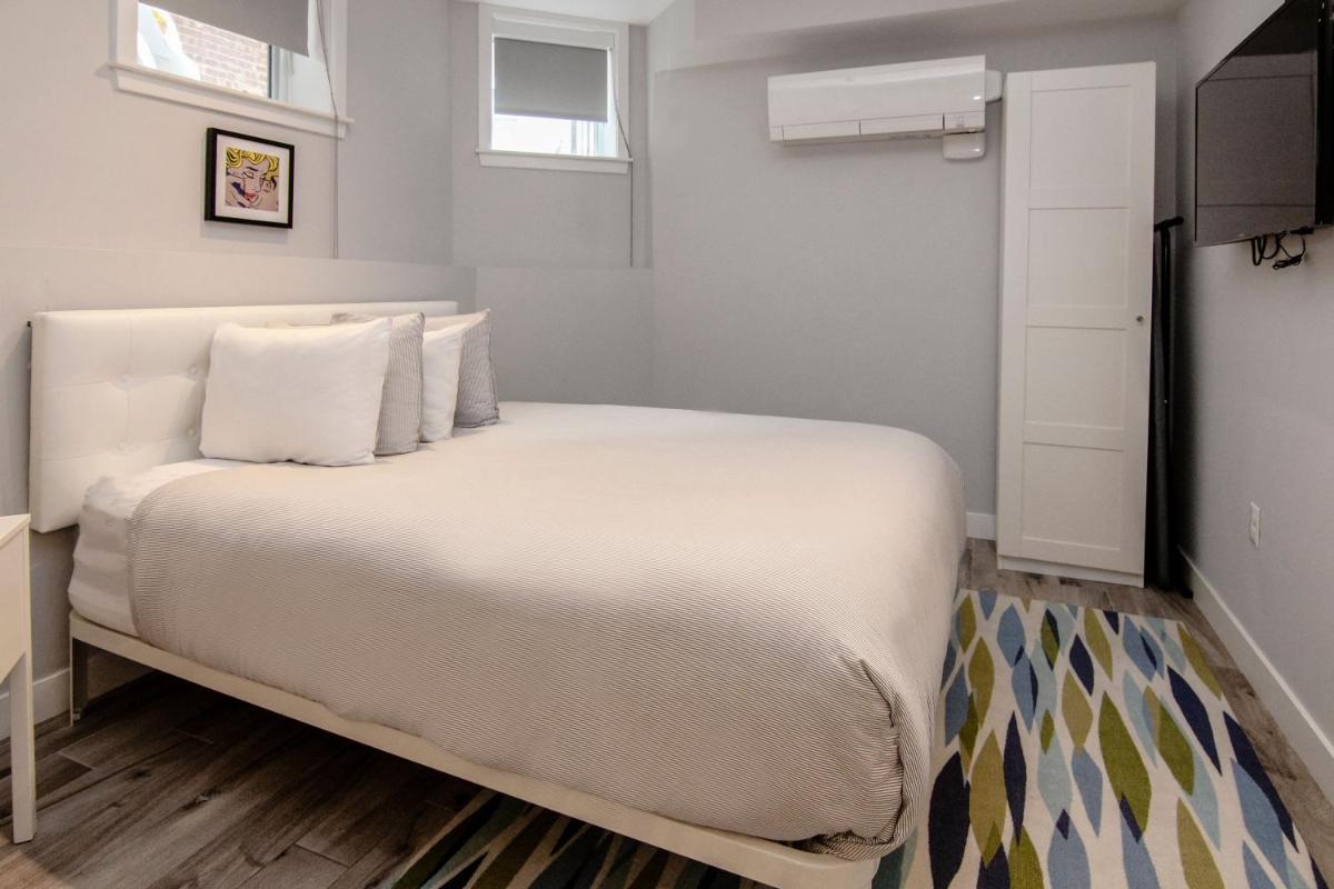 A Stylish Stay w/ a Queen Bed, Heated Floors.. #3 - Housity