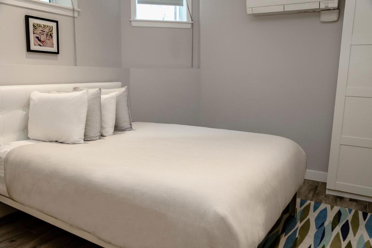 A Stylish Stay w/ a Queen Bed, Heated Floors.. #3 - Housity